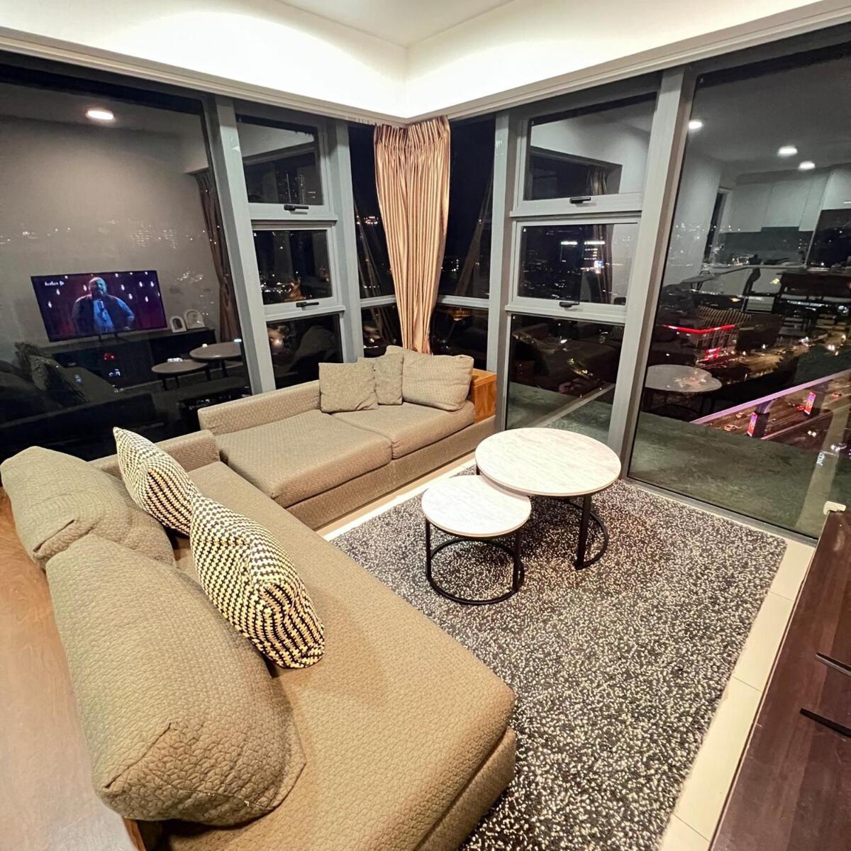 Mall Apartment